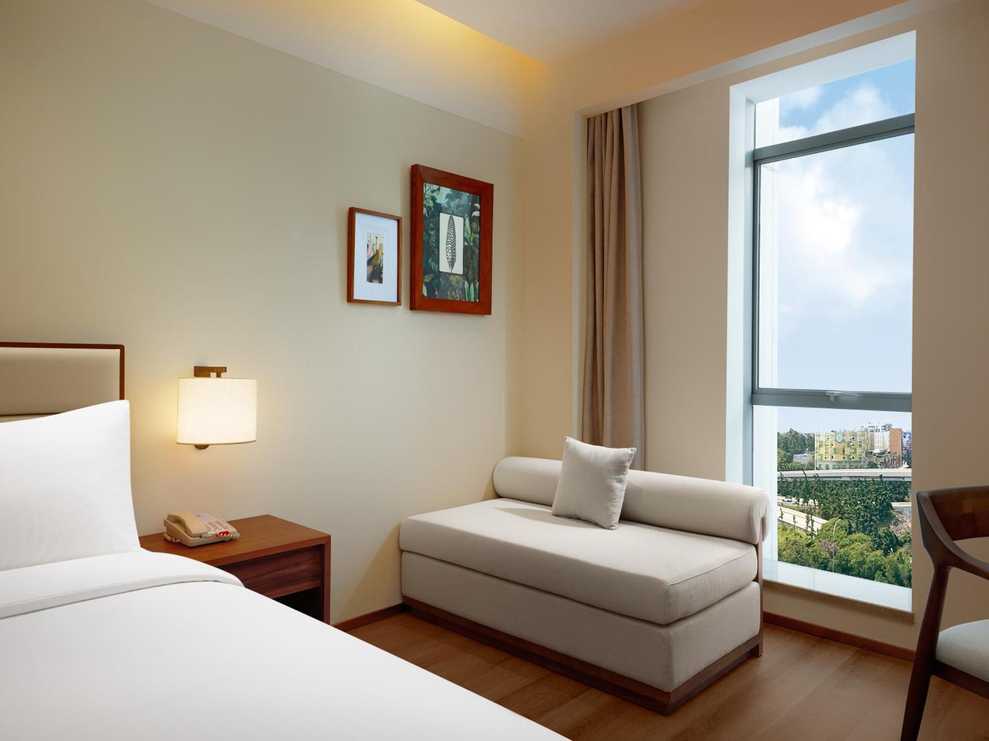Model J Hotel Jakarta Soekarno - Hatta Airport Tangerang Exterior foto